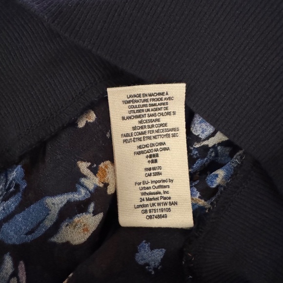 Free People Navy Floral Sheer Blouse – Size (XS/TP) - Picture 5 of 6